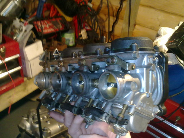 ZX6 Carbs