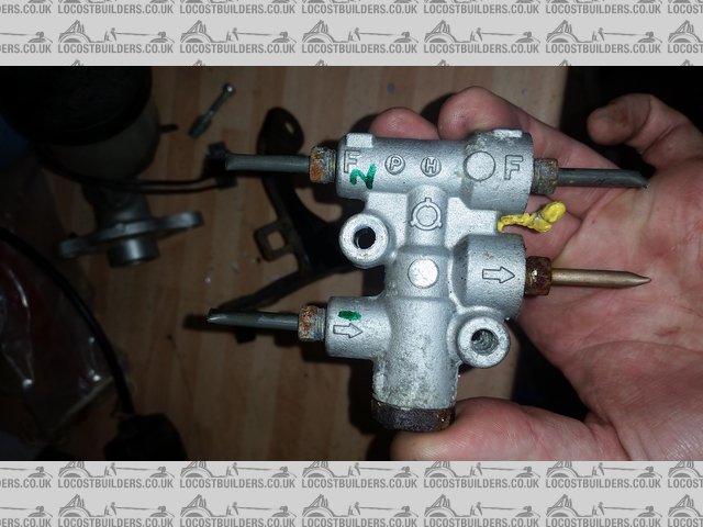 Master cylinder1