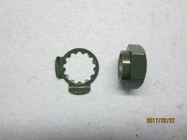 Sprocket adapter nut