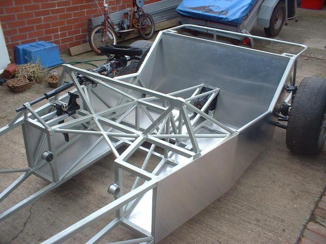 Panelling chassis