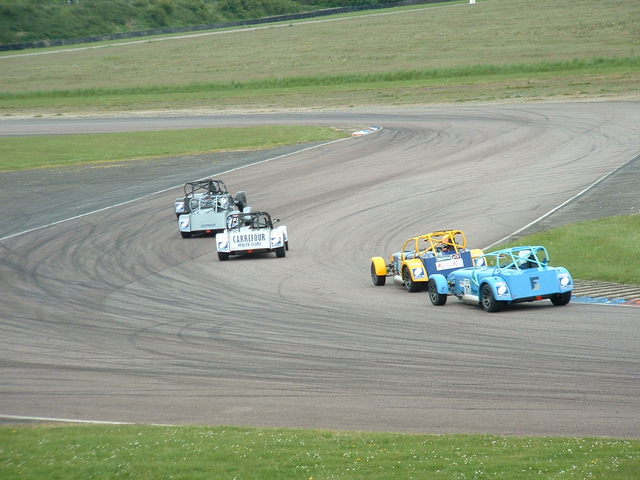 R400's at Thruxton