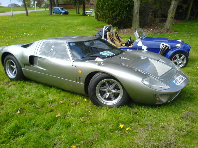 Behind GT40