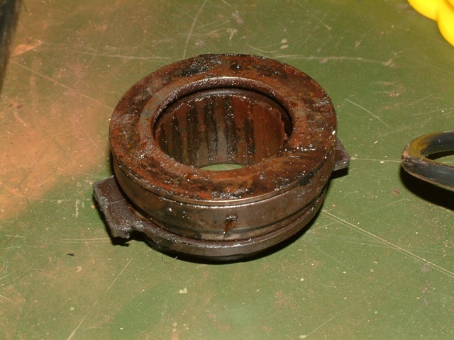 Clutch release bearing