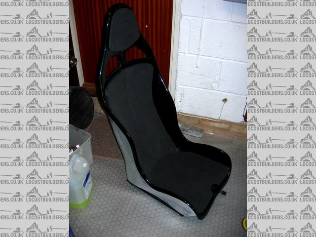 Triton Track Seat 2