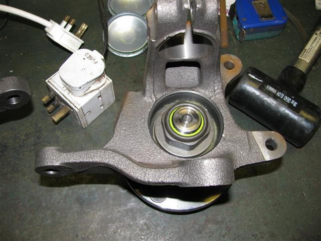 Front Hub LH thread