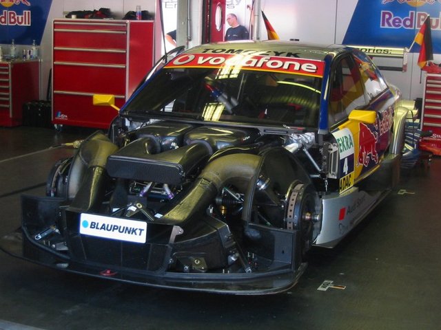 audi in pit garage