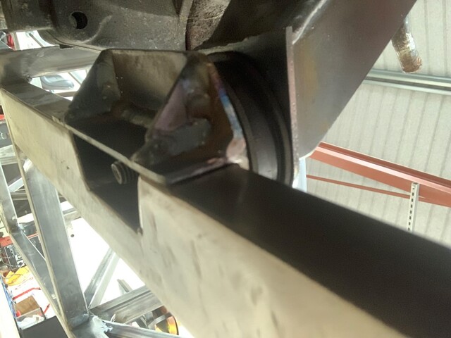 Lower engine mount