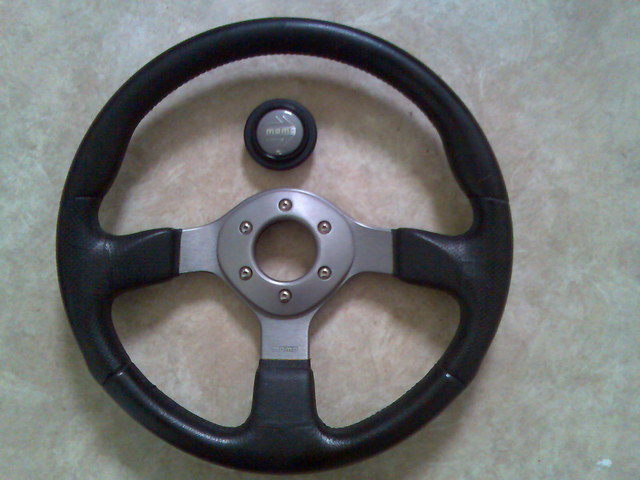 momo fighter wheel