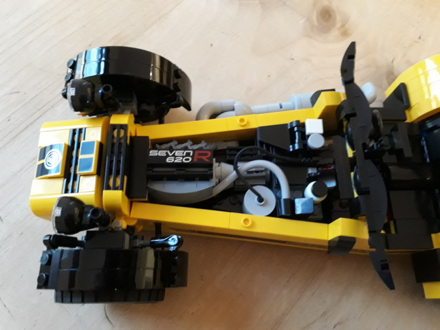 lego-caterham-1