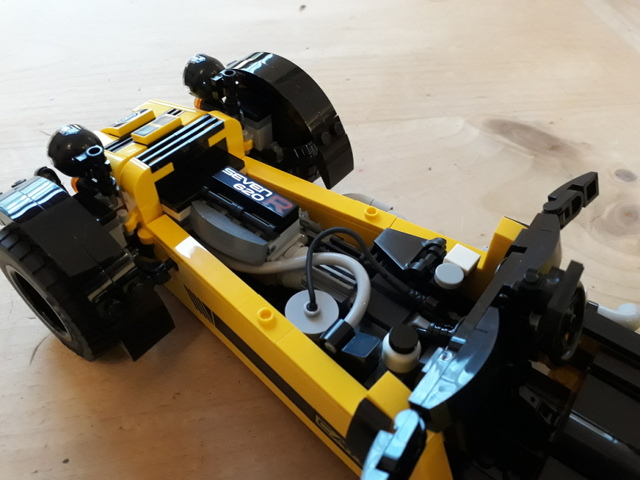 lego-caterham-2