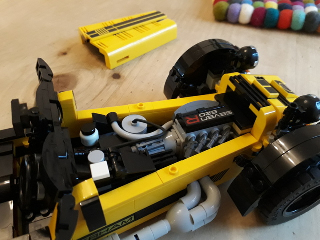 lego-caterham-3