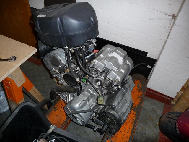 Aprilia RSV1000 engine