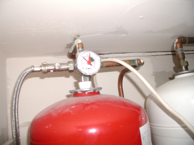 Heating expansion tank