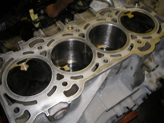 4 pistons in