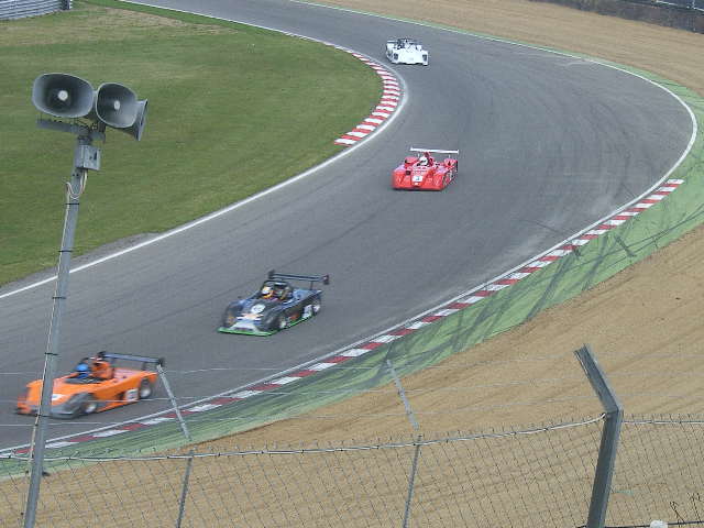 More close racing - Brands