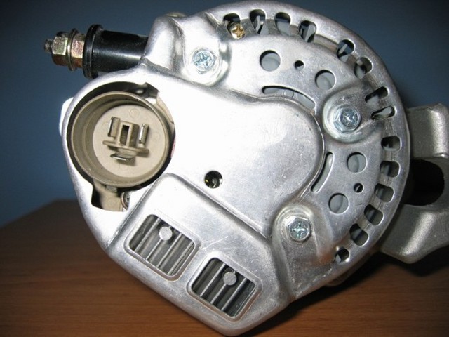 Rescued attachment Alternator2.jpg