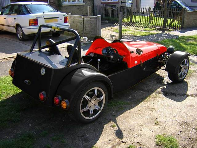 Rescued attachment black-red--bonnet.jpg