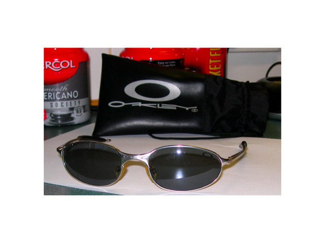 Rescued attachment Oakleys1.jpg