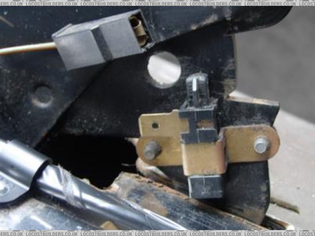 Rescued attachment handbrakeswitch.jpg