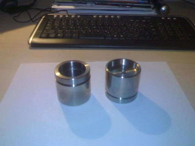 Rescued attachment caliper_pistons_1.JPG