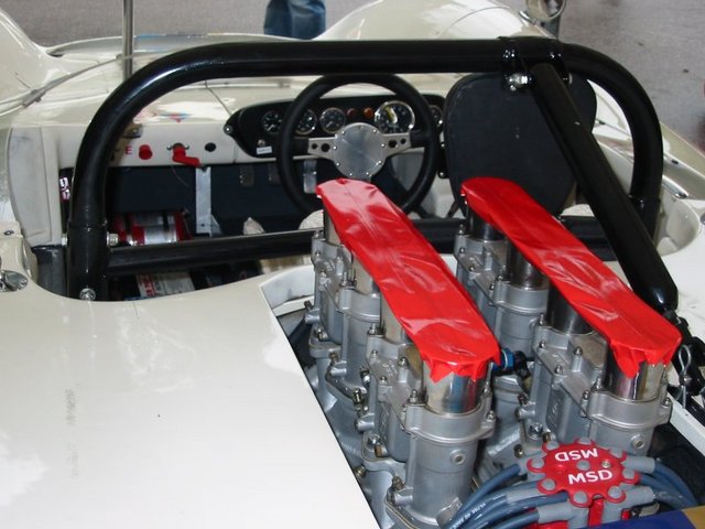 lola t70