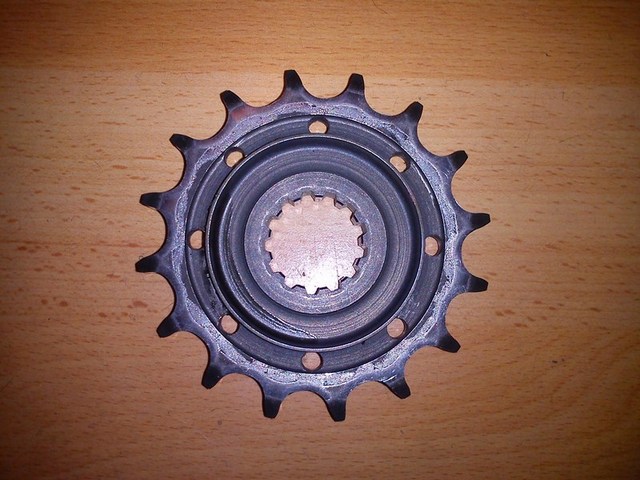 ZX9R sprocket before