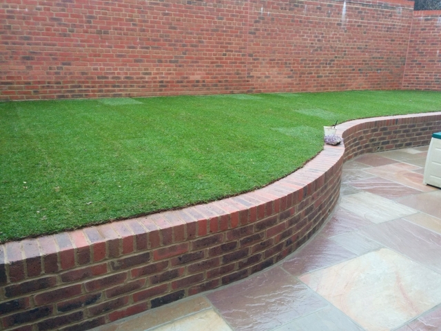 brick-retaining-wall