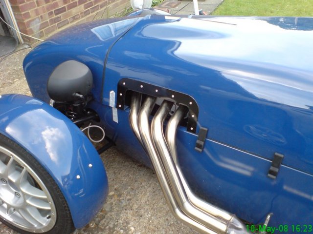 exhaust surround