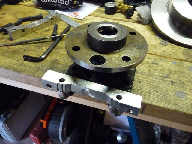 Caliper bracket