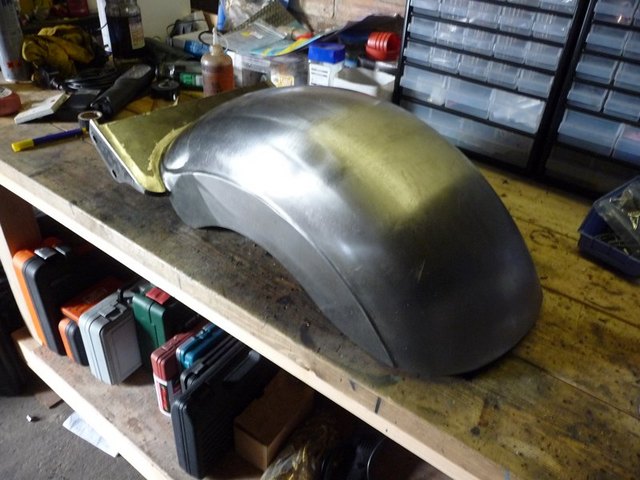 Rear fender (rigid)